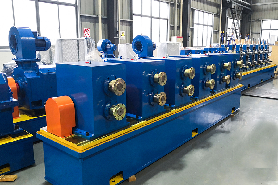 Macchina per la produzione di tubi HG127
