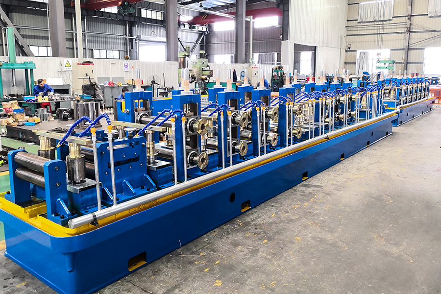 Macchina per la produzione di tubi HG127
